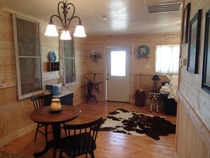 Texan Cabin | Living area | LED TV - Stagecoach Cabins (Fayetteville)