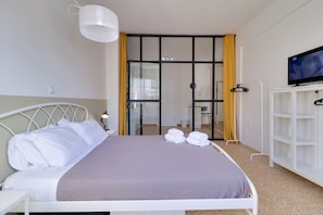 Apartment, Multiple Beds