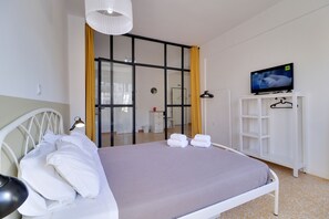 Apartment, Multiple Beds