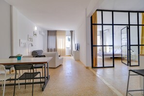 Apartment, Multiple Beds