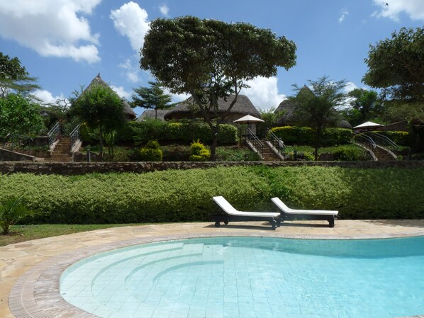 Outdoor pool, a heated pool