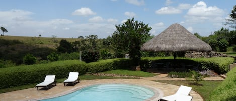 Piscine extérieure, piscine chauffée