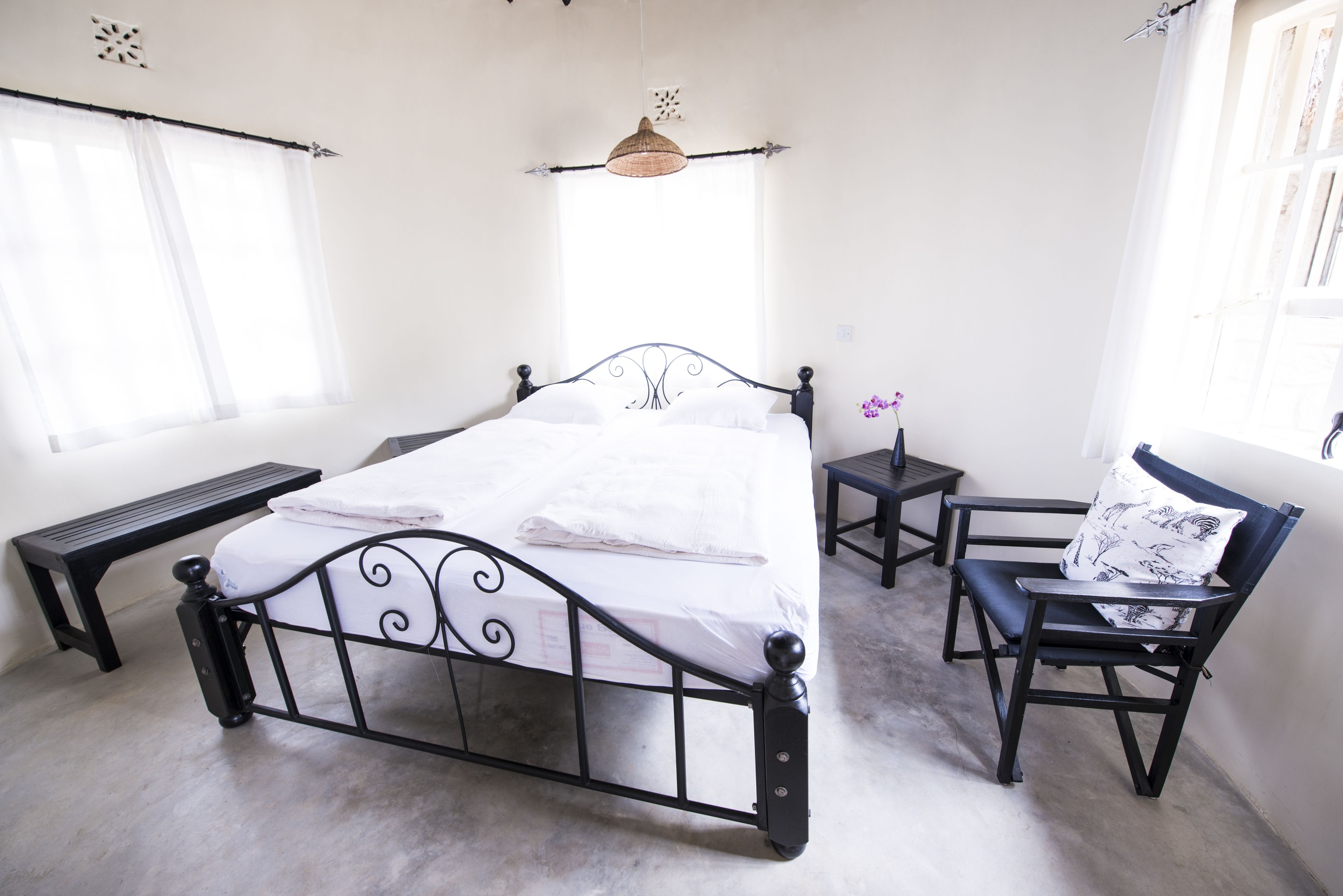 Desk, iron/ironing board, free WiFi, bed sheets