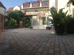 Courtyard - Pension Borna (Borna)