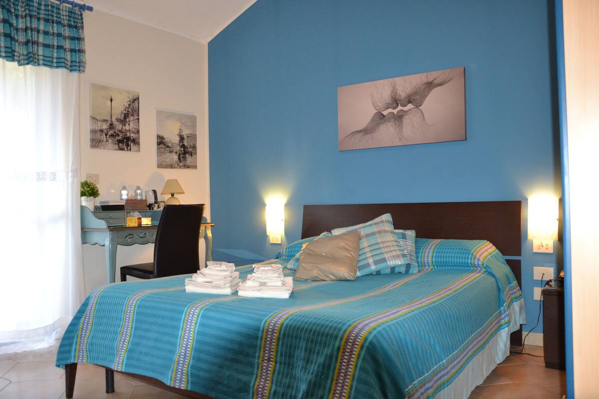 Double or Twin Room | Desk, WiFi (free), bed sheets