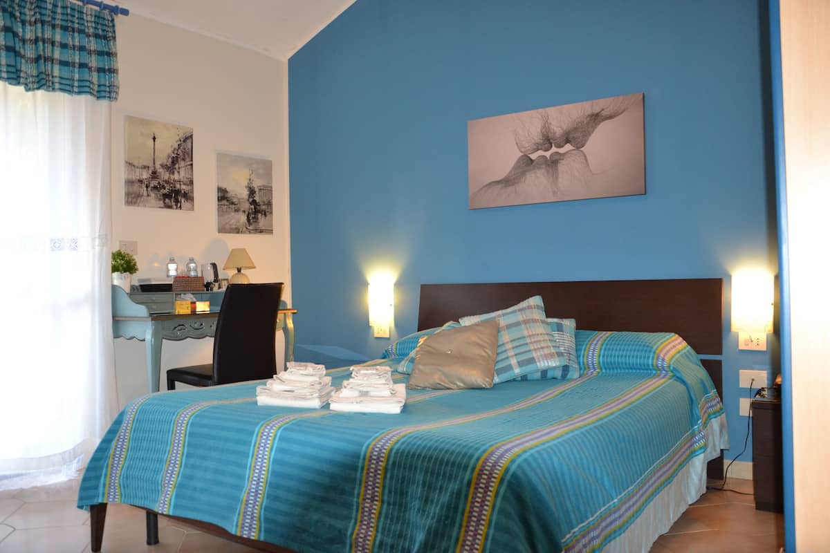 Double or Twin Room | Desk, free WiFi, bed sheets