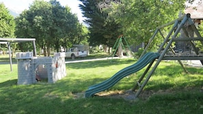 Children’s play area – outdoor