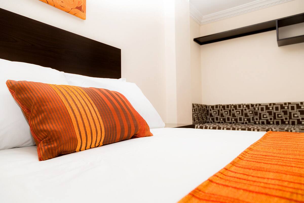 Studio | Premium bedding, down duvets, desk, soundproofing