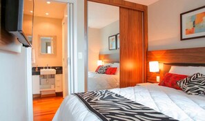 Departamento empresarial, 1 cama Queen size, para no fumadores | 1 habitación, escritorio, wifi gratis y ropa de cama