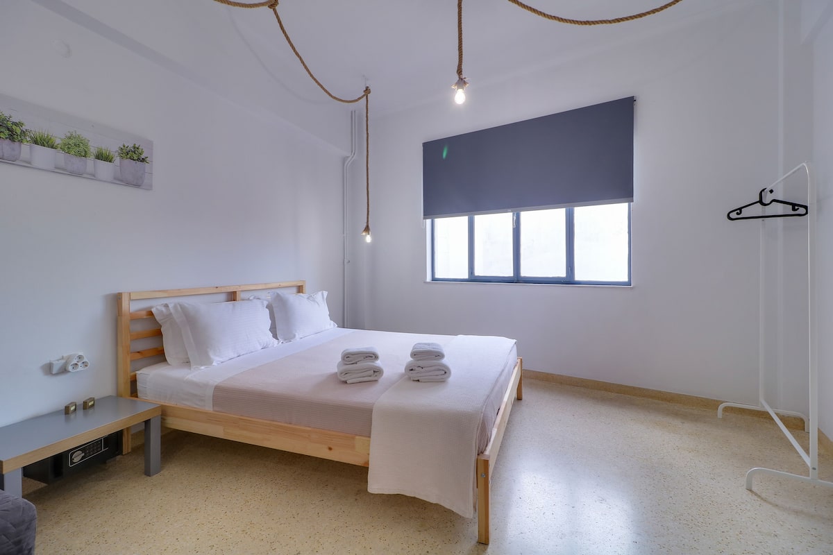 Apartment, 1 Double Bed with Sofa bed | 1 bedroom, in-room safe, desk, soundproofing