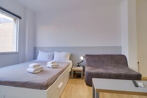 Apartemen, 1 Tempat Tidur Queen dengan tempat tidur Sofa, Bebas Asap Rokok, pemandangan kota | 1 kamar tidur, brankas, kedap suara, dan setrika/meja setrika