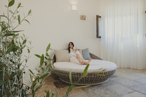 Couples treatment room(s), body treatments, body scrubs, facials