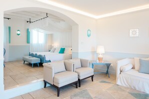 Suite | Minibar, in-room safe, desk, free cots/infant beds