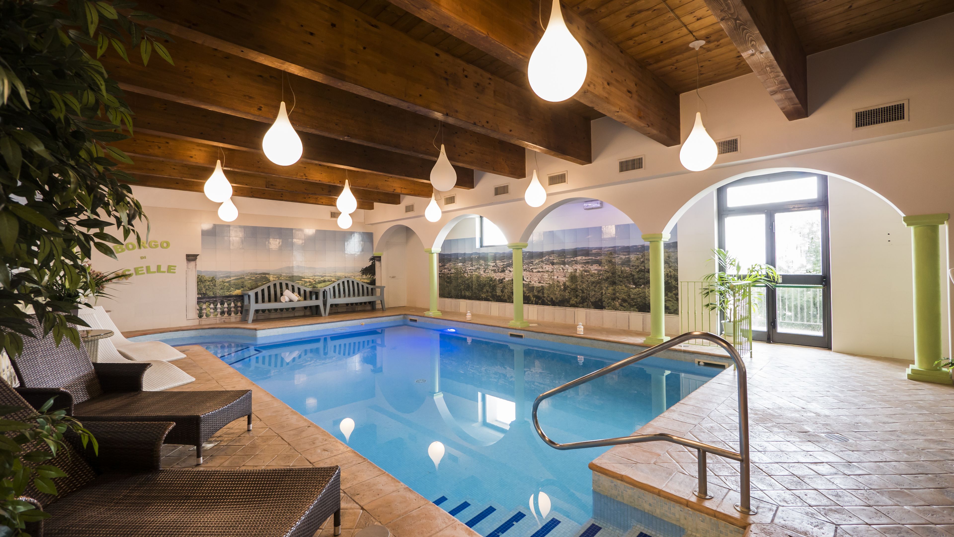 seasonal outdoor pool, open 9:30 am to 8:00 pm, pool loungers