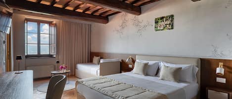 Comfort Quadruple Room | Down duvets, in-room safe, desk, laptop workspace