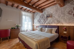 Down duvets, in-room safe, desk, laptop workspace - Borgo di Celle (Città di Castello)
