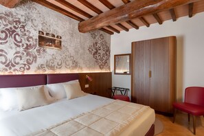 Classic Double Room, Hill View | Down comforters, in-room safe, desk, laptop workspace - Borgo di Celle (Città di Castello)