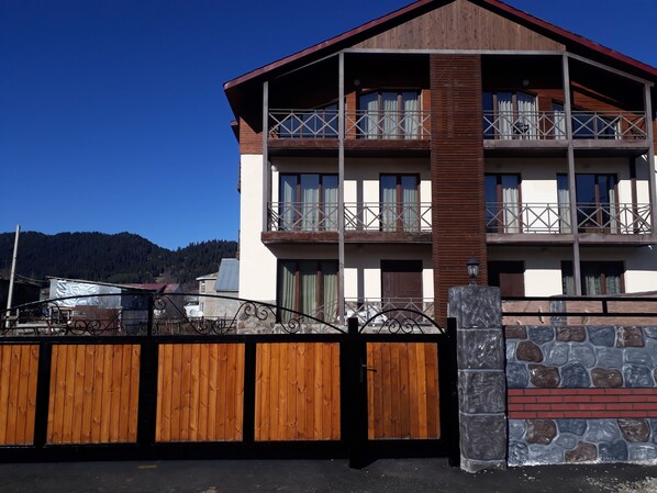 Fachada de la propiedad