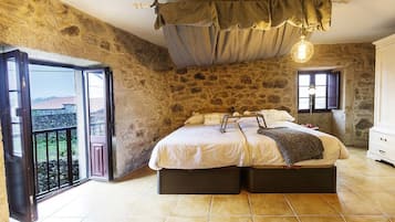 Habitación con 2 camas individuales | Caja de seguridad en la habitación y insonorización