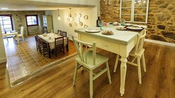 Bao gồm bữa sáng kiểu Âu hàng ngày