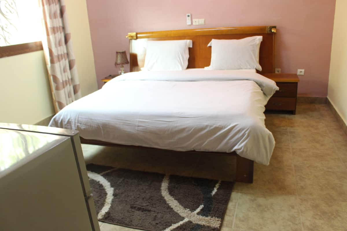 Desk, free WiFi, bed sheets