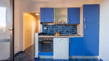 Apartment, 2 Schlafzimmer | Eigene Kochnische | Kühlschrank, Ofen, Herdplatte, Geschirrspüler
