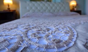 Free cots/infant beds, bed sheets - Palazzo Giovanni Bed and Breakfast (Acireale)