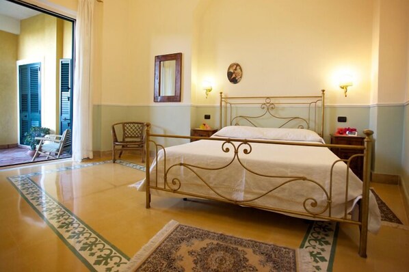 Comfort Double Room, Non Smoking | Free cribs/infant beds, bed sheets - Palazzo Giovanni Bed and Breakfast (Acireale)