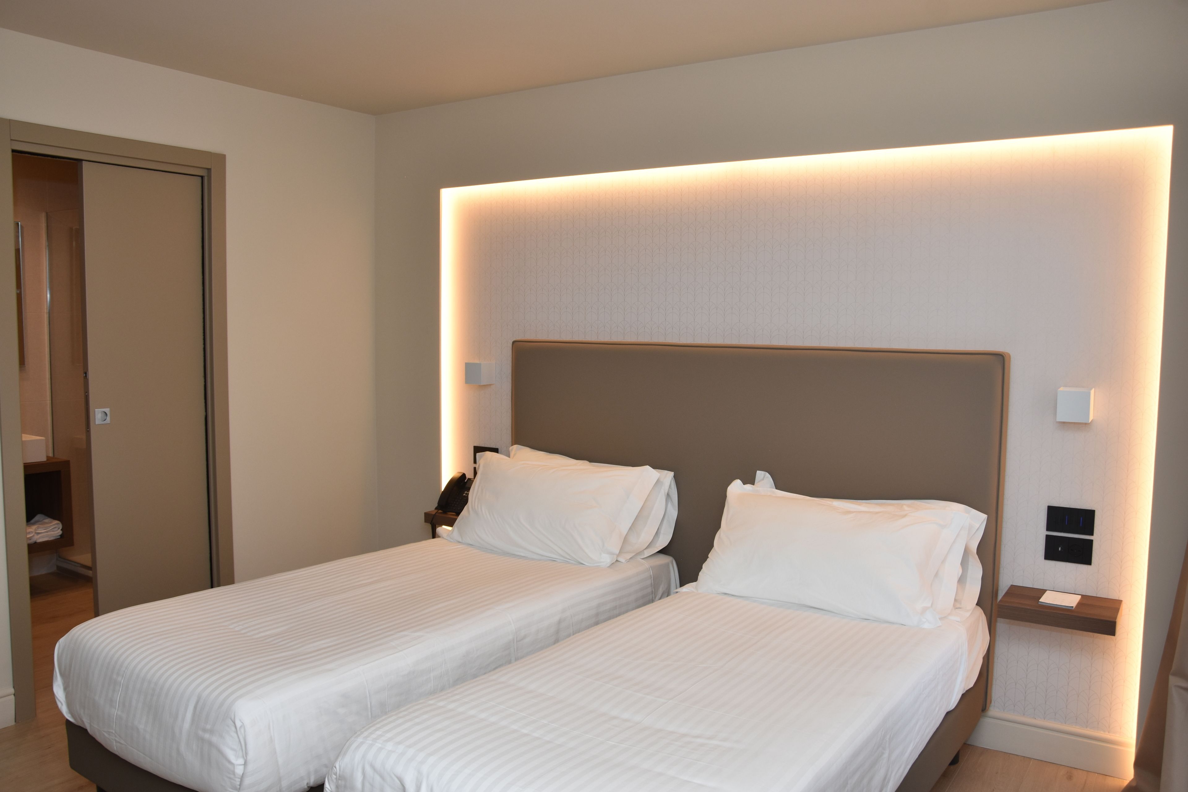 executive twin room | 1 bedroom, egyptian cotton sheets, premium bedding, down duvets