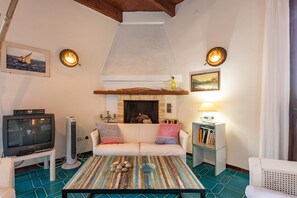 别墅, 4 间卧室 | 客厅 | 电视、壁炉