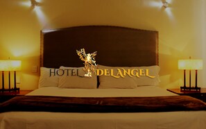 Tempur-Pedic beds, minibar, individually furnished, desk - Hotel del Angel (Guadalajara)