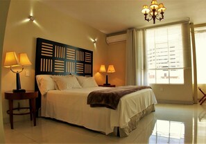 Phòng đôi Deluxe | Nệm Tempur-Pedic, minibar, trang bị nội thất với thiết kế riêng biệt 