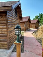 Cortinas blackout, ropa de cama y acceso para silla de ruedas 