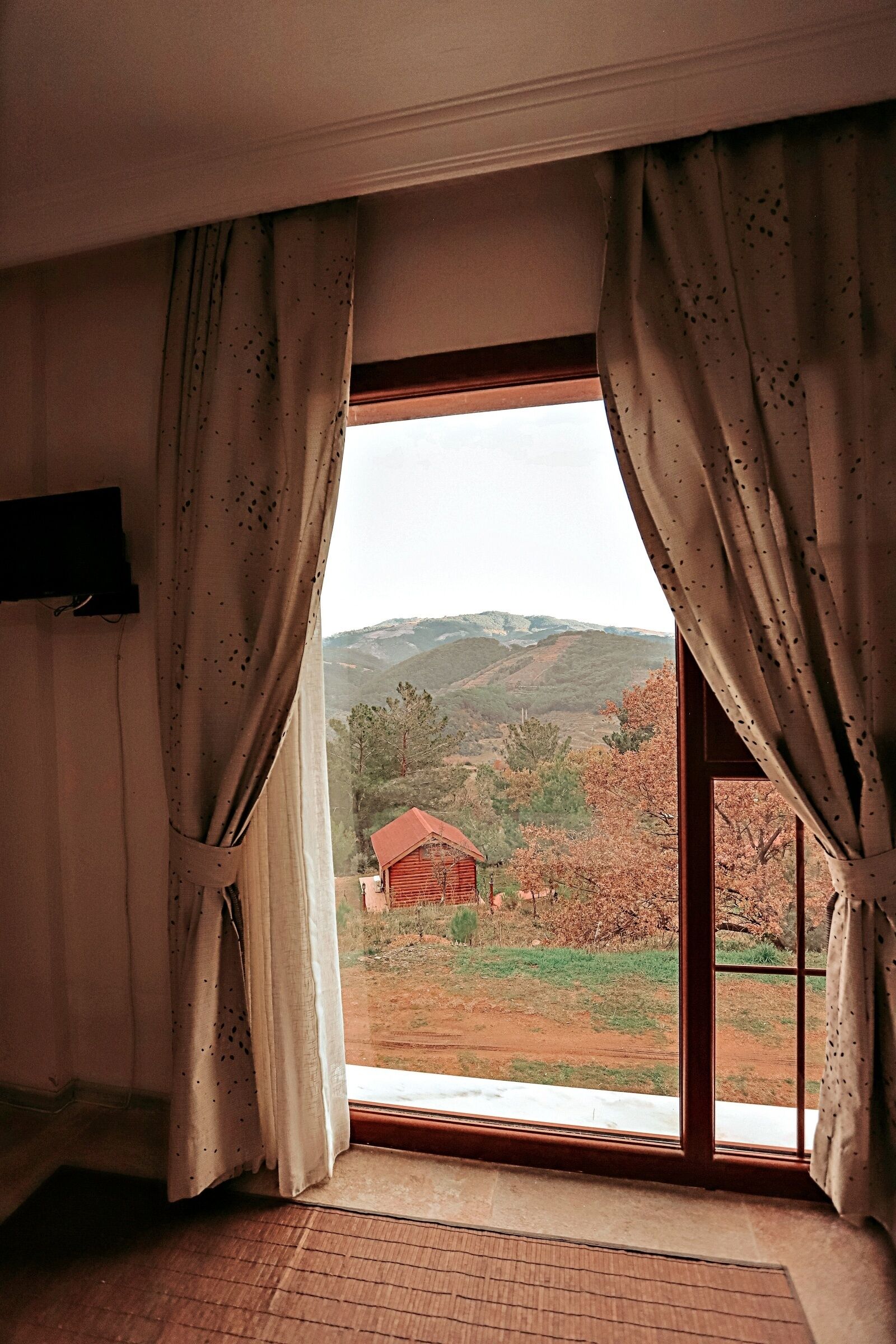 panoramic double room, jetted tub, valley view | 1 bedroom, blackout curtains, bed sheets, wheelchair access