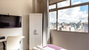 Apartment | Desk, iron/ironing board, free WiFi, bed sheets