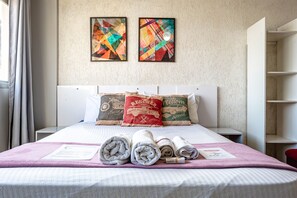 Desk, iron/ironing board, free WiFi, bed sheets - Pôr do sol 17º andar com vista da cidade (São Paulo)