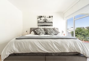 Apartment, 2 Bedrooms, Non Smoking | 2 bedrooms, Egyptian cotton sheets, premium bedding, memory foam beds