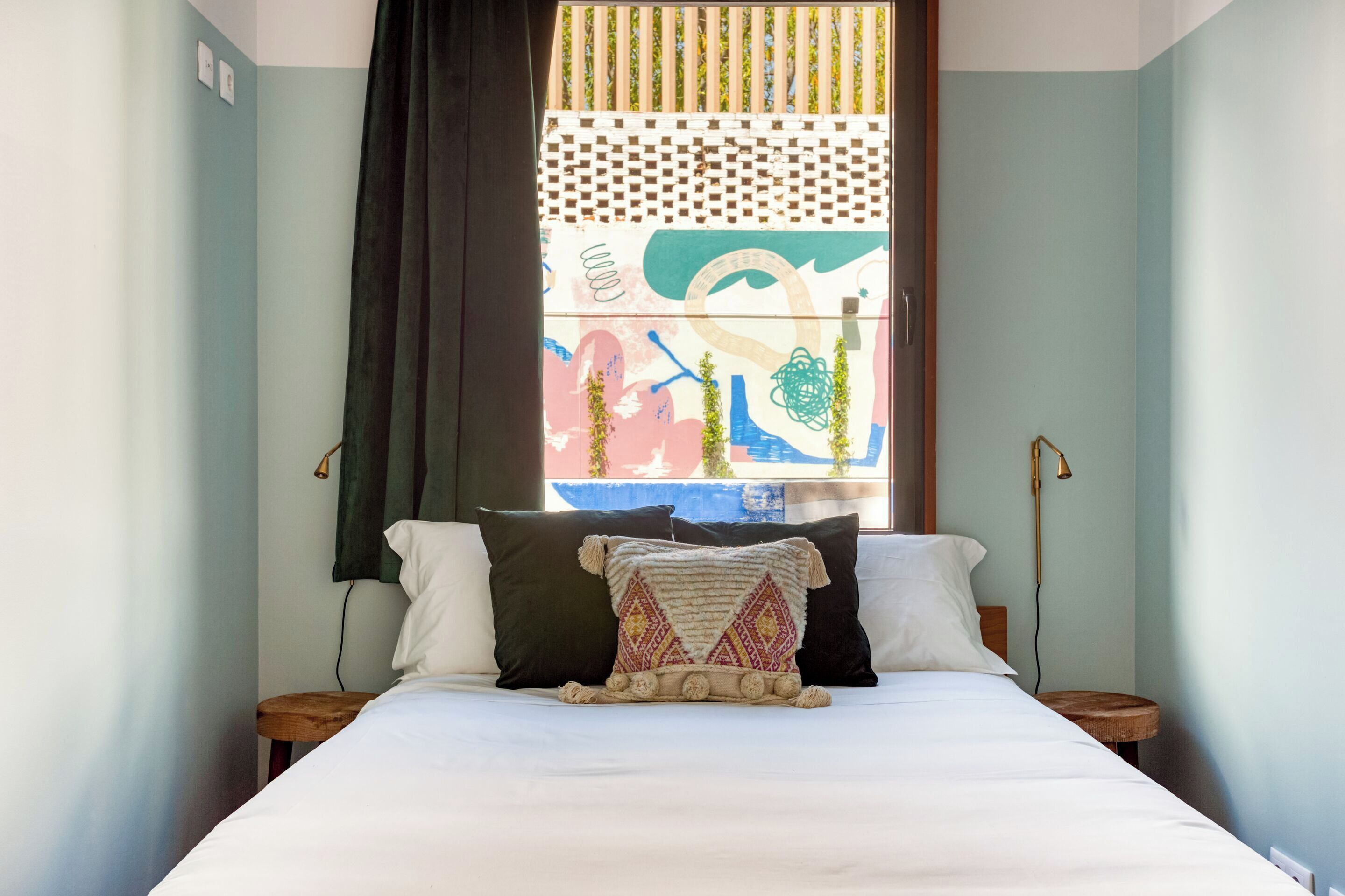 Compact Room - Double bed and shared bathroom | WiFi (free), bed sheets