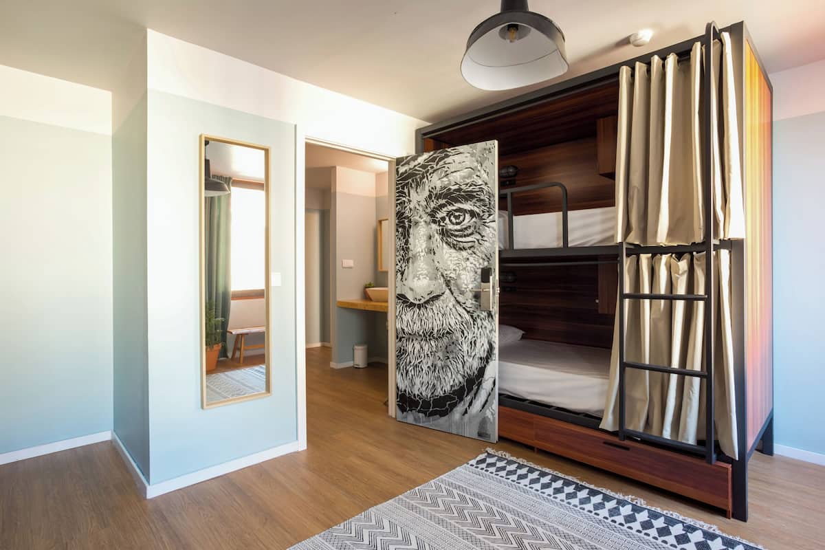 1 bedroom, free WiFi, bed sheets