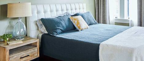 1 habitación, tabla de planchar con plancha, cuna de viaje y wifi