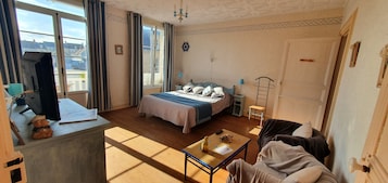 Quarto casal, 1 cama Queen, para não fumantes (Anais) | Roupas de cama premium, camas Select Comfort, escrivaninha