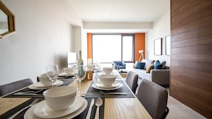 2 bedrooms, premium bedding, in-room safe, soundproofing