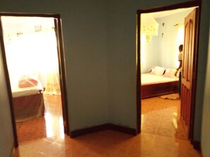 6 bedrooms, iron/ironing board, WiFi