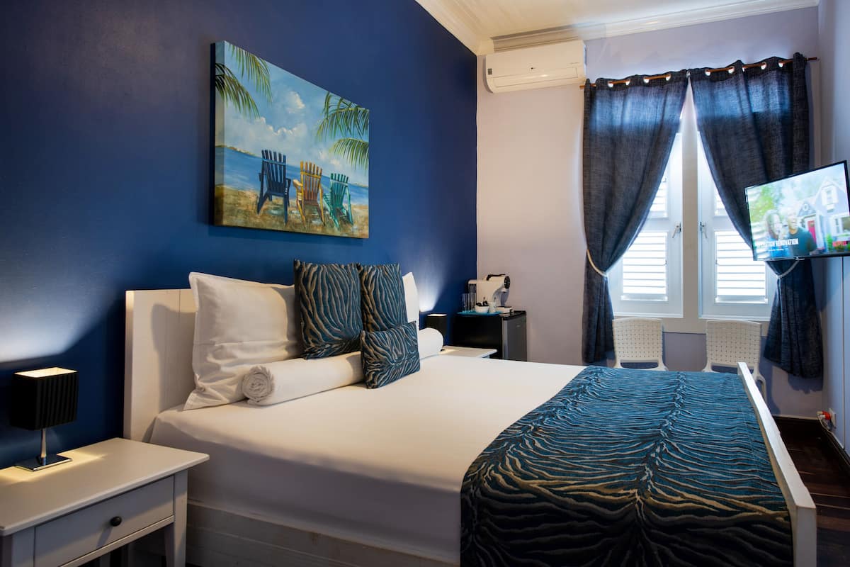 Comfort kamer | 1 slaapkamer, luxe beddengoed, Select Comfort-bedden, een minibar