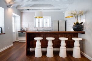 Deluxe Cottage | Premium bedding, Select Comfort beds, minibar, in-room safe