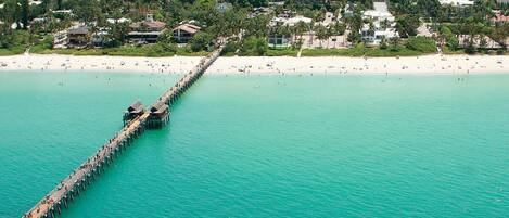 Solsenger og strandhåndklær