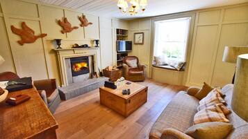Cottage | Living area | Flat-screen TV