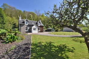 Cottage | Front of property