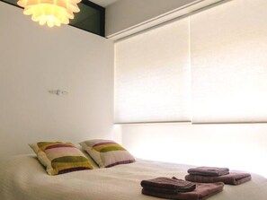 1 غرفة نوم ومكواة/لوح كي وواي فاي مجانًا وملاءات أسرّة