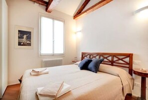 2 quartos, ferros/tábuas de passar roupa, berço de viagem, Wi-Fi